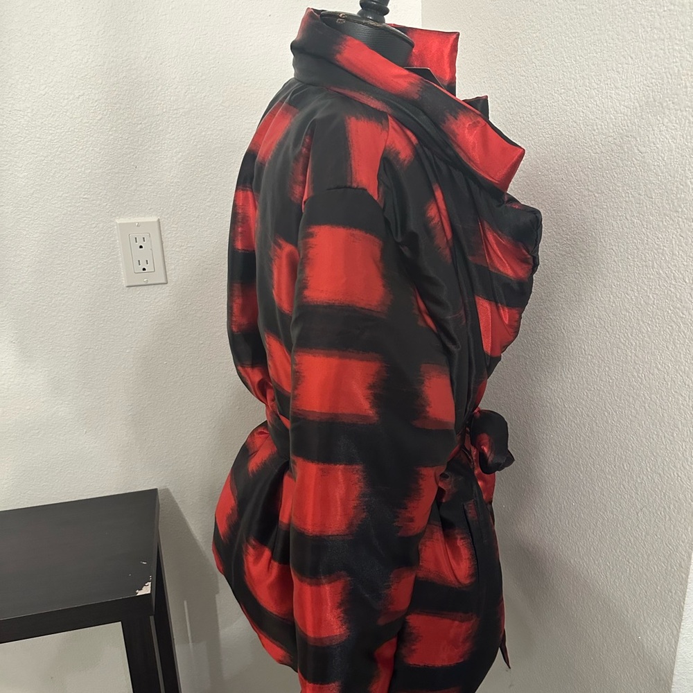 IMAN Global Chic Red and Black Brushstoke Belted Coat NWT - Picture 11 of 14